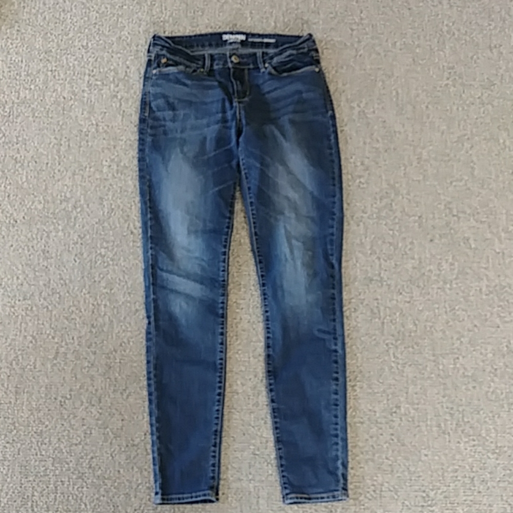 Denizen from levi's 6L jeans